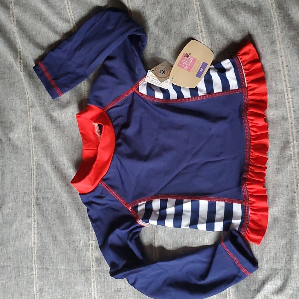 Lily & Dan rash guard swim top
